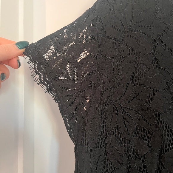 Black lace dress - Picture 3 of 4